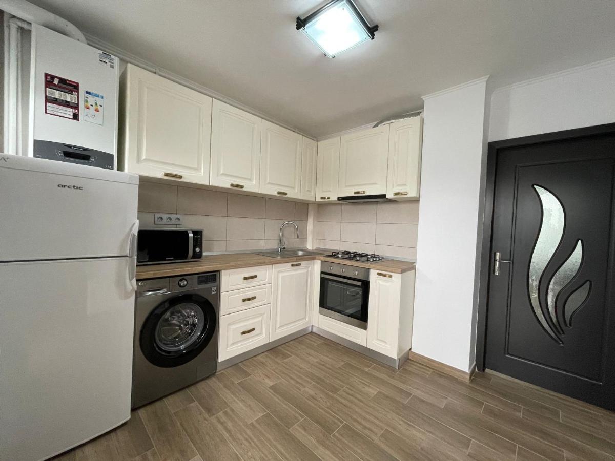 M & I 2 Apartment *